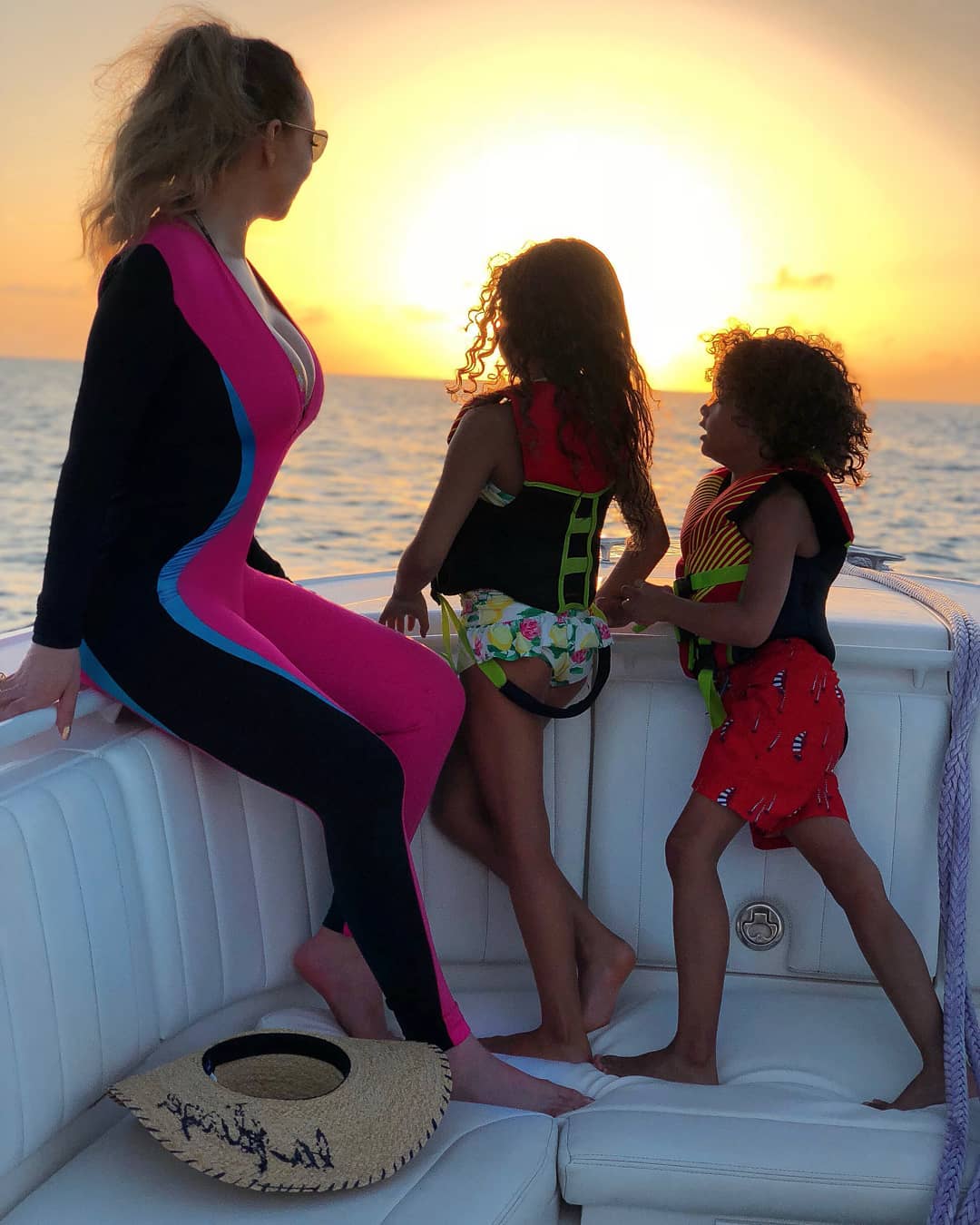 Mariah Carey disfruta del atardecer junto a sus gemelos | Foto: Instagram