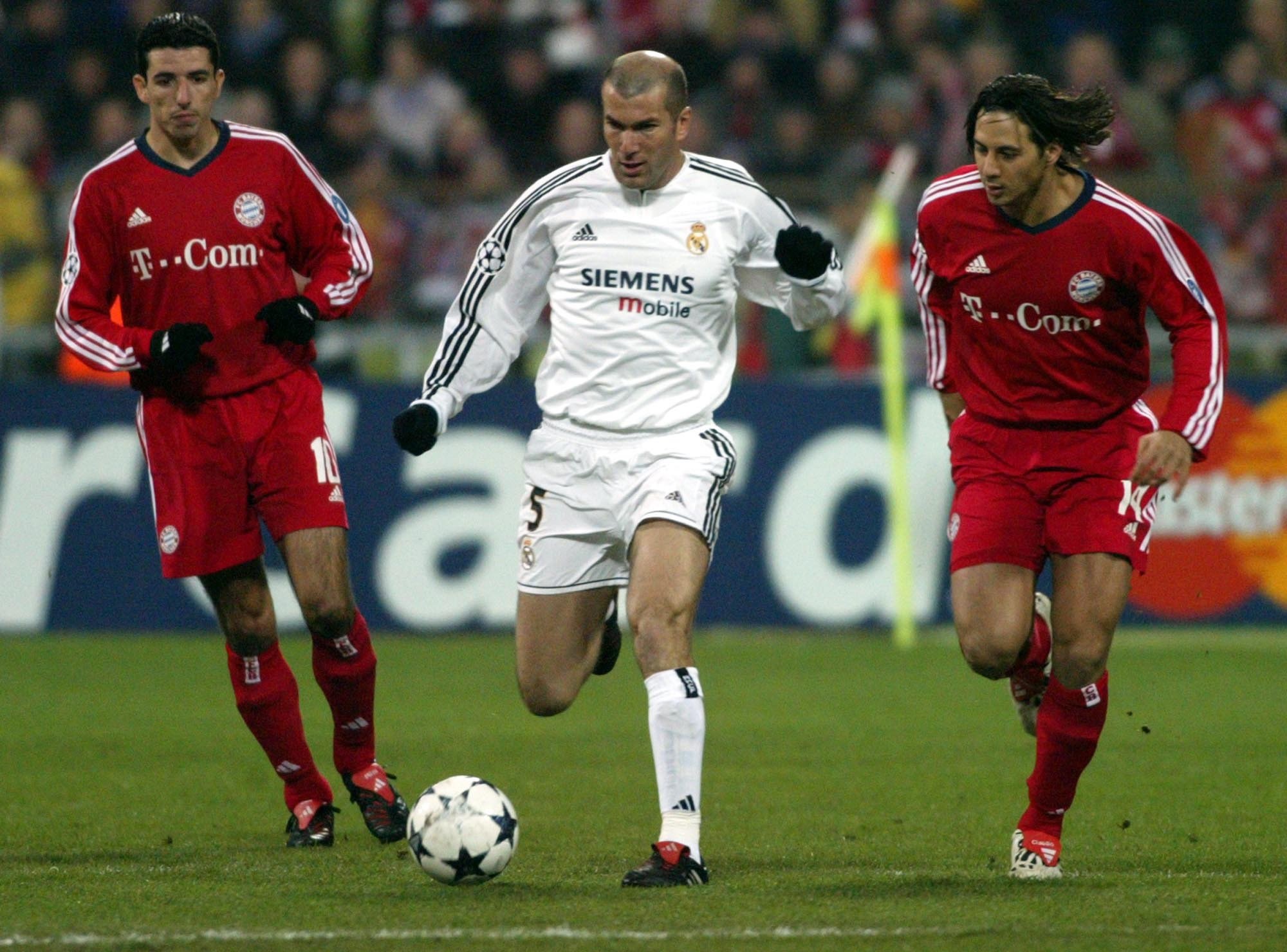 Claudio Pizarro, con Bayern, se midió al Real Madrid con Zinedine Zidane. (Foto: AP)
