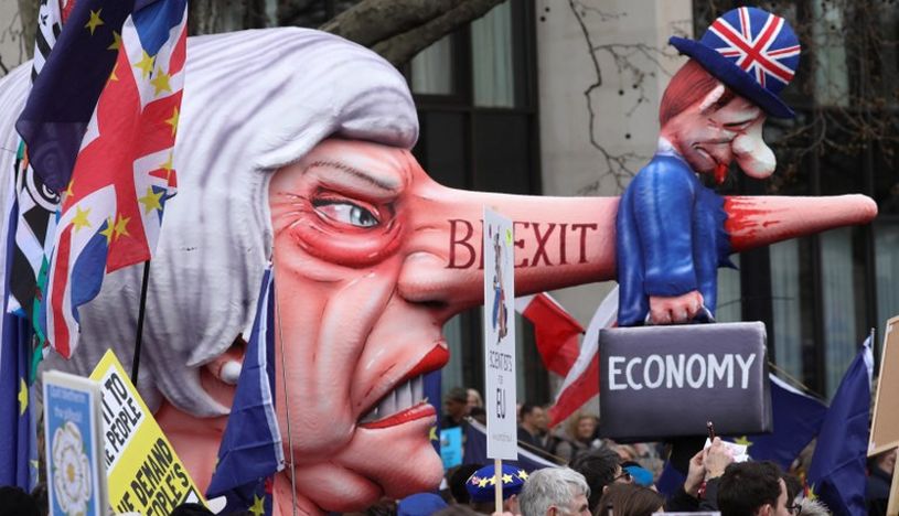 Miles de personas se manifestaron el fin de semana pasado por un referéndum del Brexit. (Foto: AFP)
