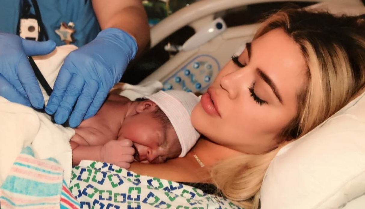 Khloé Kardashian comparte foto inédita del nacimiento de su hija True (Foto: Instagram)