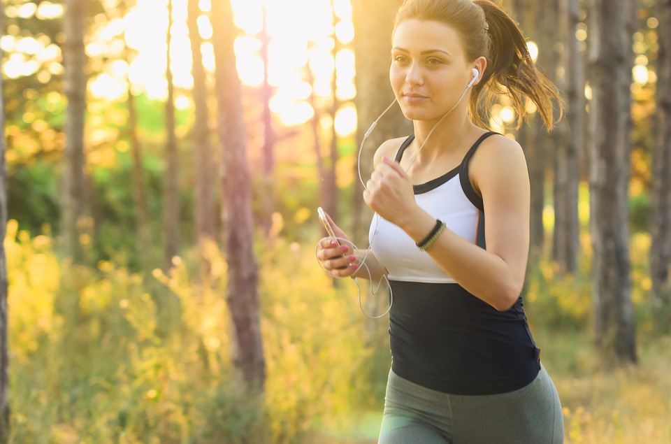 Con una hora de running puedes quemar entre 700 y 800 calorías. (Foto: Pixabay)