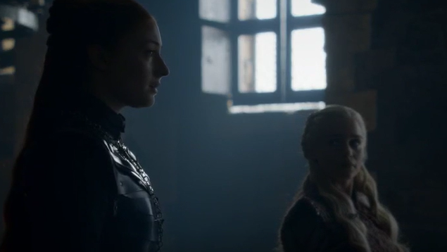 Khaleesi no comprende la emoción de Sansa al ver a Theon. (Foto: HBO)