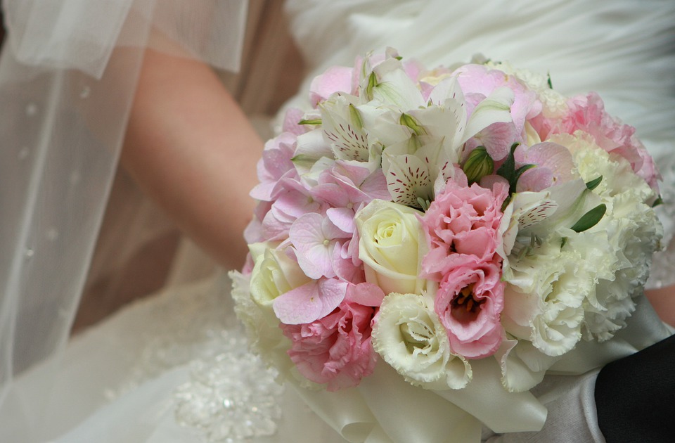 El bouquet clásico se caracteriza por tener forma redonda. (Foto: Pixabay)