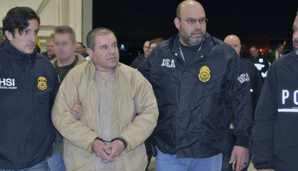 Solo vi angustiado a El Chapo el día de la sentencia, revela periodista Esquivel. (Foto: AFP)