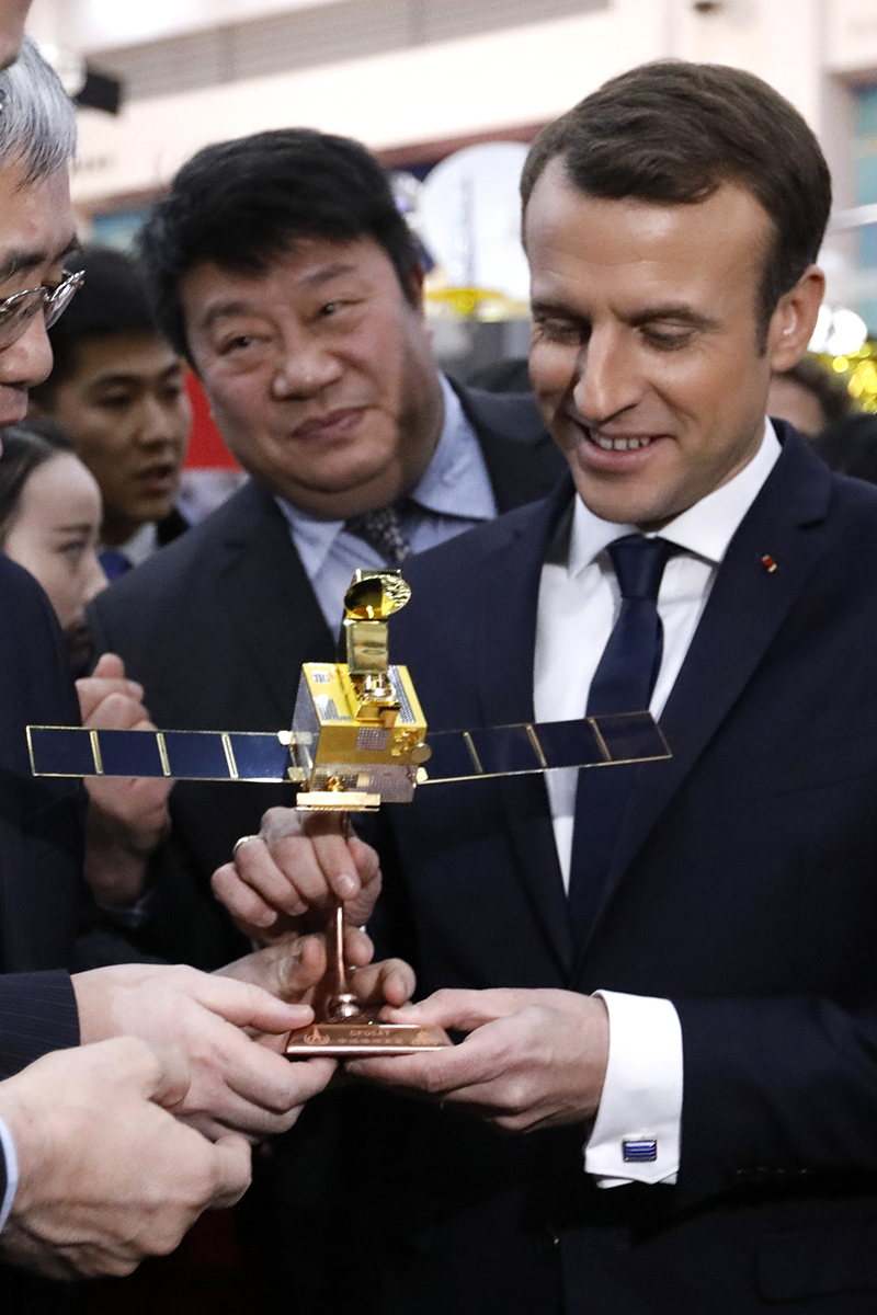 Presidente de Francia, Emmanuel Macron, anunció una importante inversión para proteger sus satélites ante posibles amenazas. (Foto: AFP/archivo)