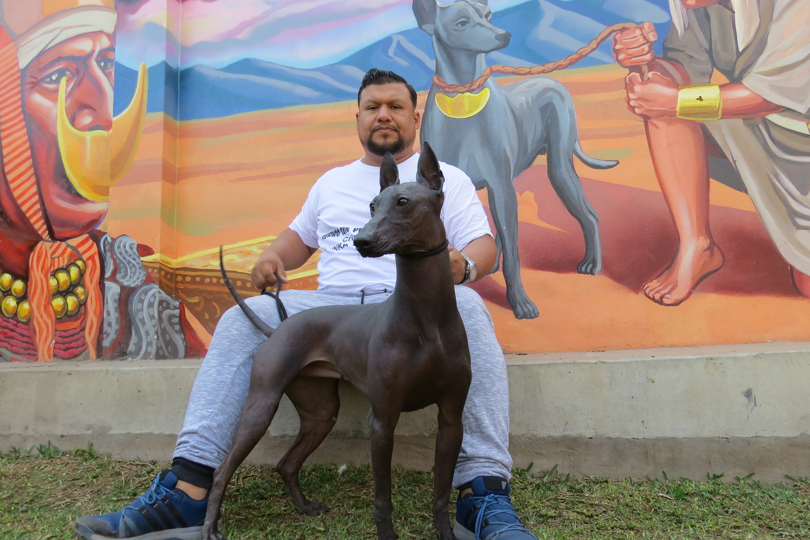 César Espinoza es un celoso guardían de nuestro perro y que es considerado como Patrimonio Nacional de Cultura del Perú. (Foto: Roxana López)