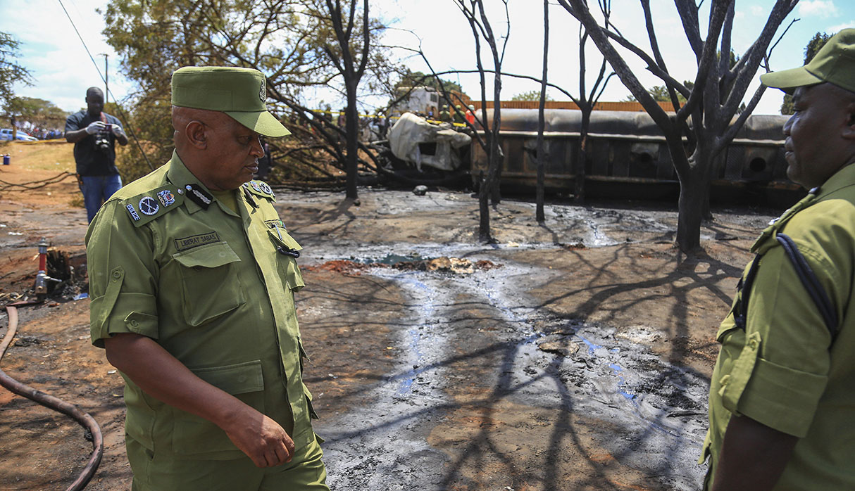 Terrible lo que sucedió en Tanzania. Muchos cuerpos quedaron calcinados. (Foto: EFE)