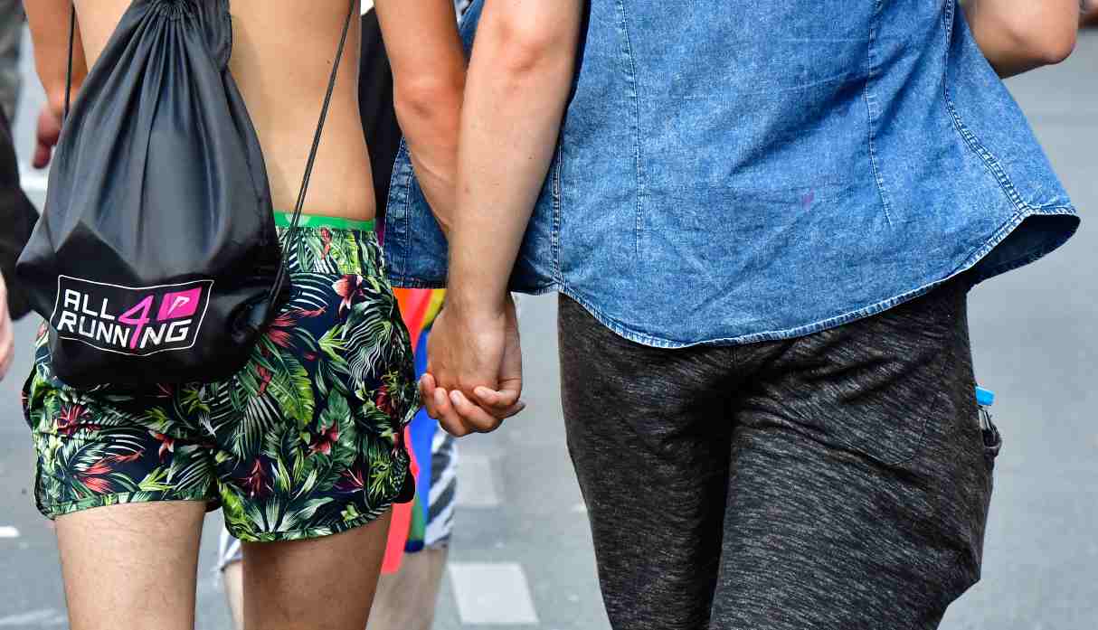 El estudio confirmó que existe una combinación compleja de genética y ambiente para determinar si una persona es homosexual. (Foto: AFP)
