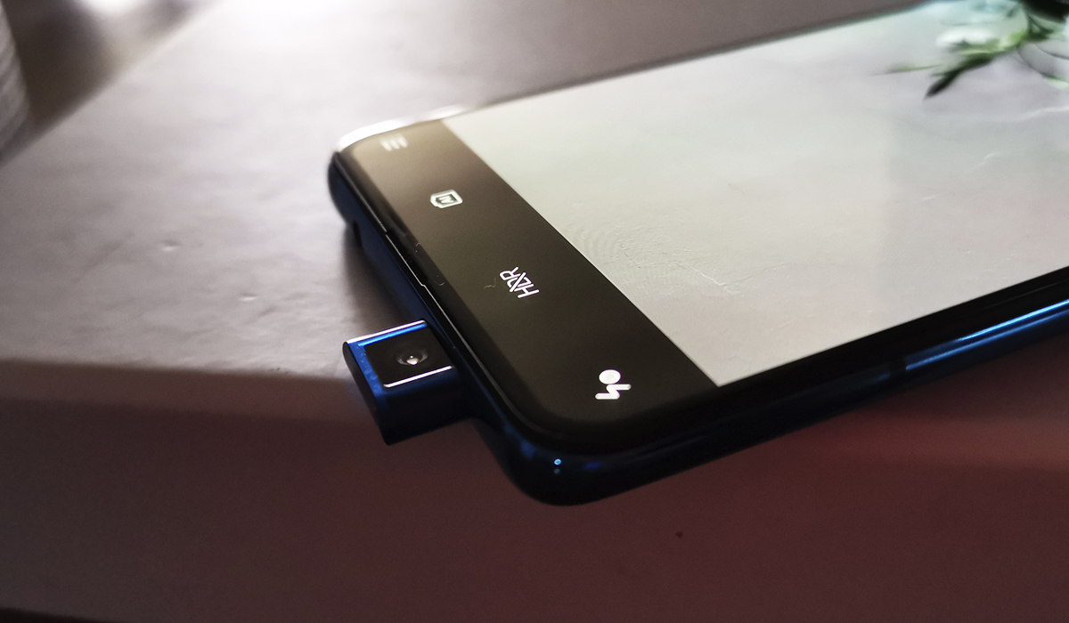 La cámara del Xiaomi Mi 9T se esconde en un pequeño cuadrado el cual es retractil. (Foto: La Prensa)